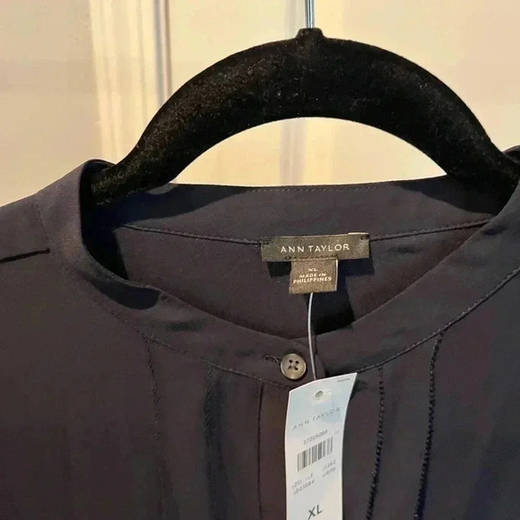 ~Ann Taylor~ Blue Blouse - XL - Picture 5 of 8